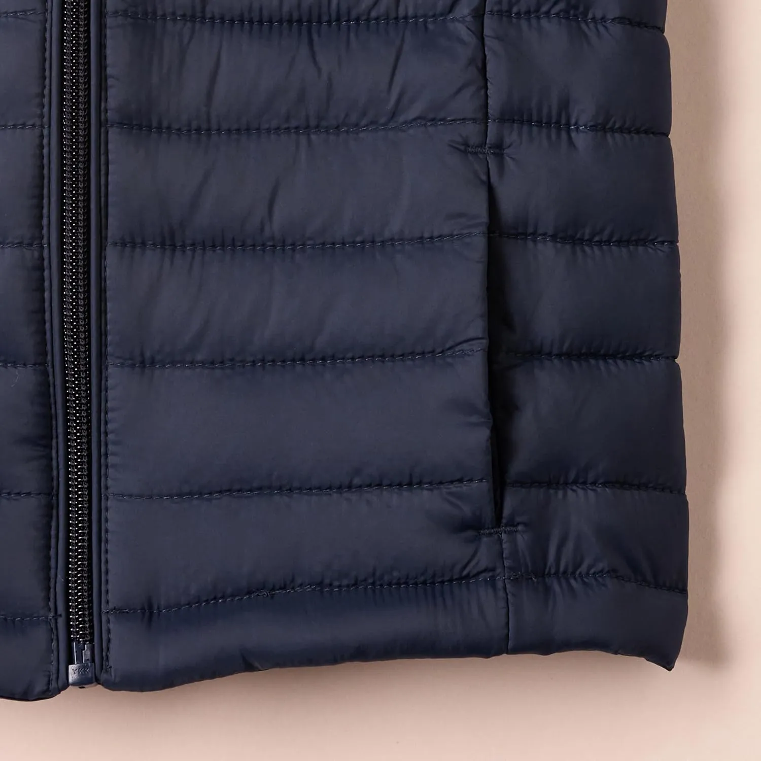 Amazon Essentials Girls and Toddlers' Lightweight Water-Resistant Packable Puffer Vest