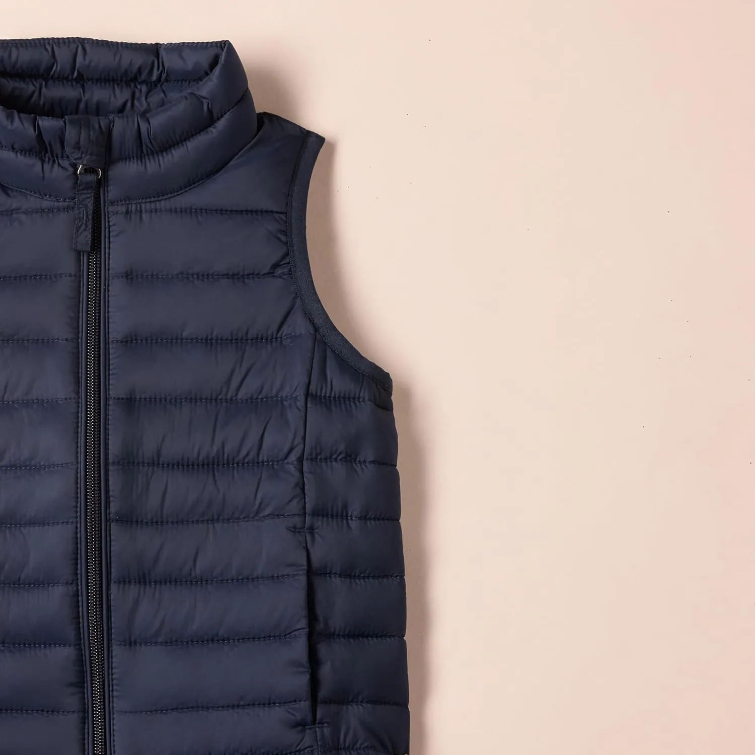 Amazon Essentials Girls and Toddlers' Lightweight Water-Resistant Packable Puffer Vest
