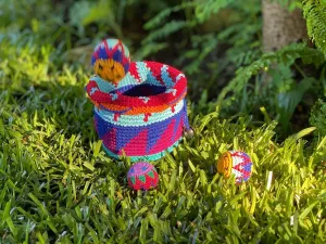 Buena ONDA Hacky Sack Mini Bag Toss Game - Canasta Ball Yippi Yappa Kit - Camo Edition - Crocheted Mini Bag Toss Game for Kids and Adults - Color Coded Balls with Basket, Indoor/Outdoor Play