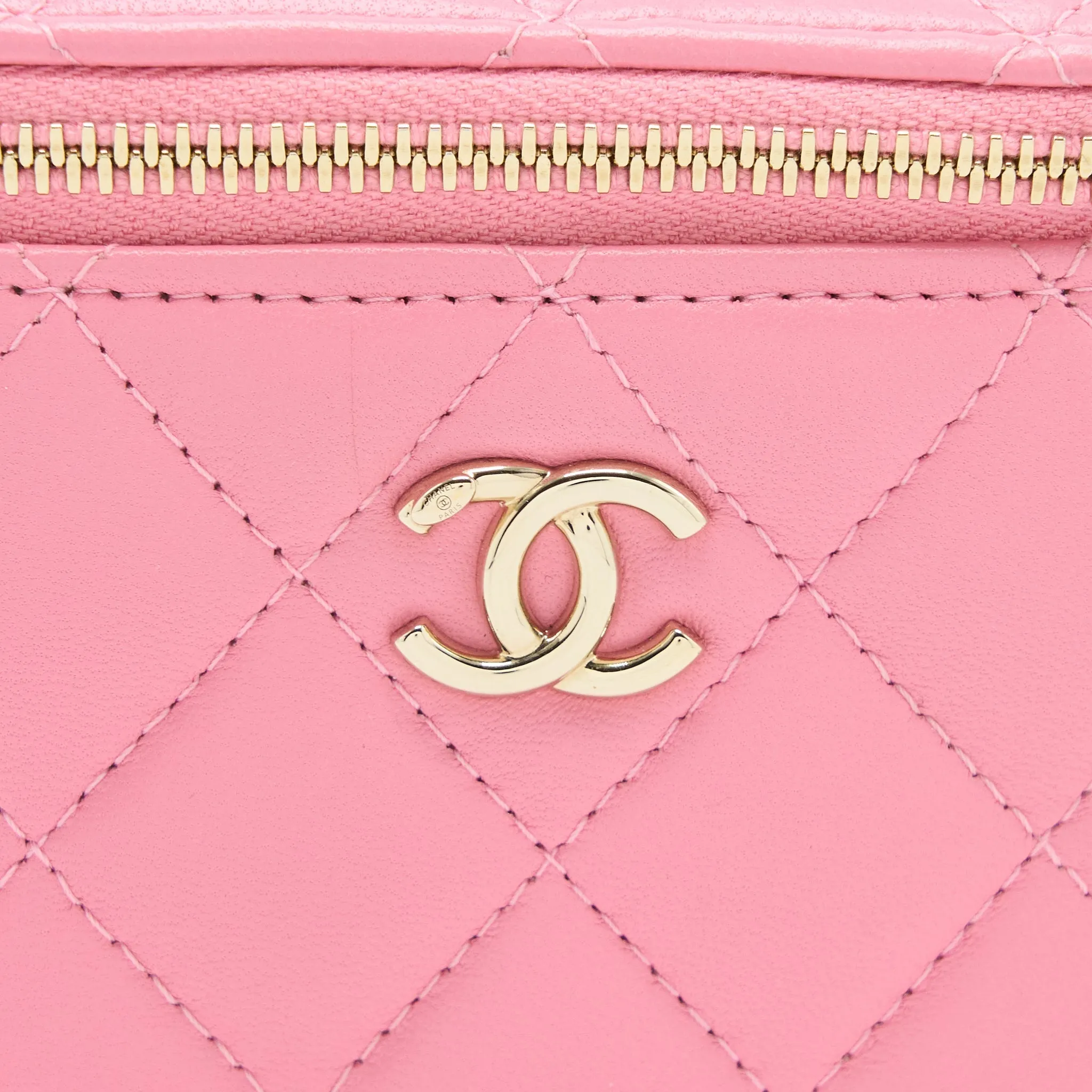 International returns with Early bird pricing Chanel L Lambskin Chain Trendy Mini Pink Vanity CC