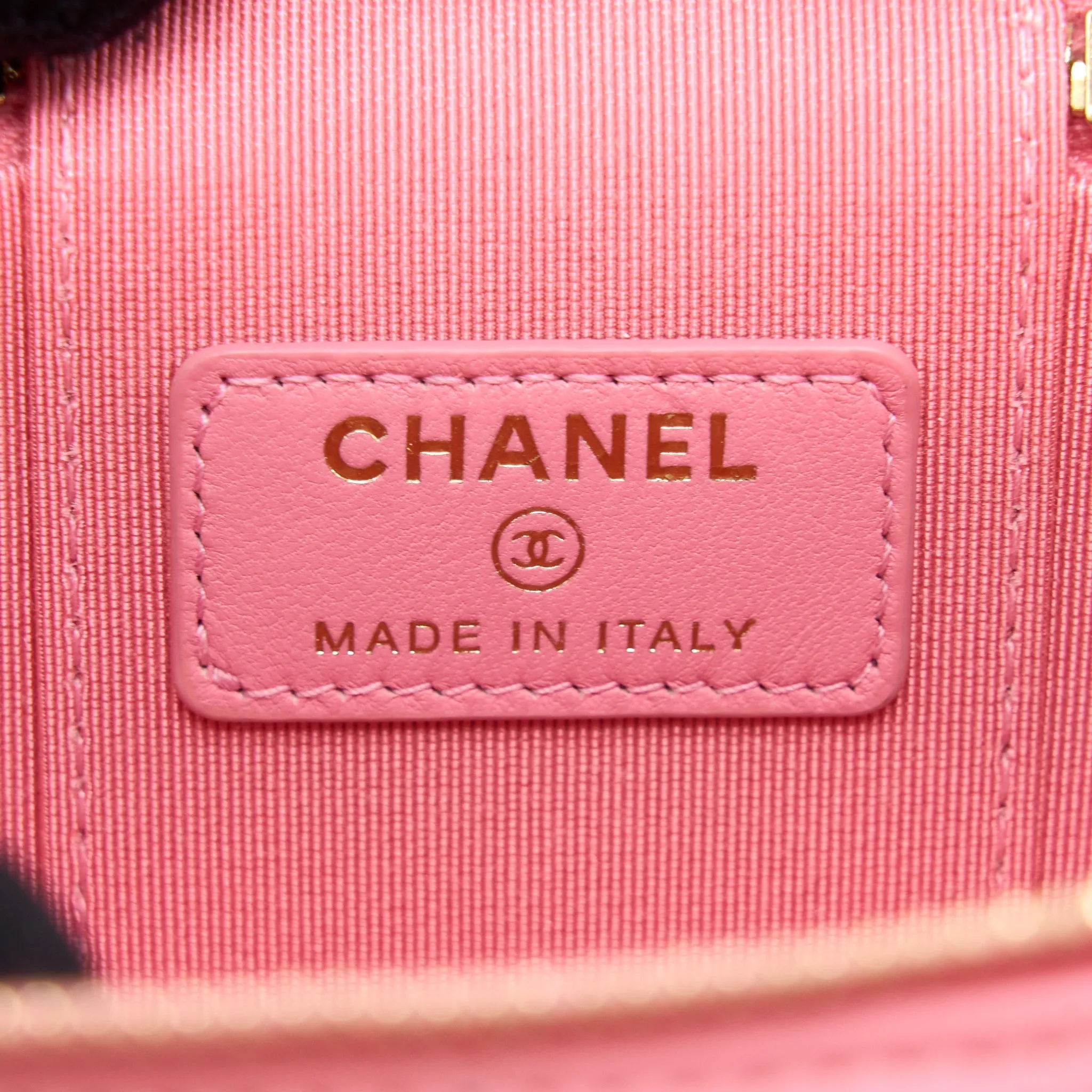 International returns with Early bird pricing Chanel L Lambskin Chain Trendy Mini Pink Vanity CC