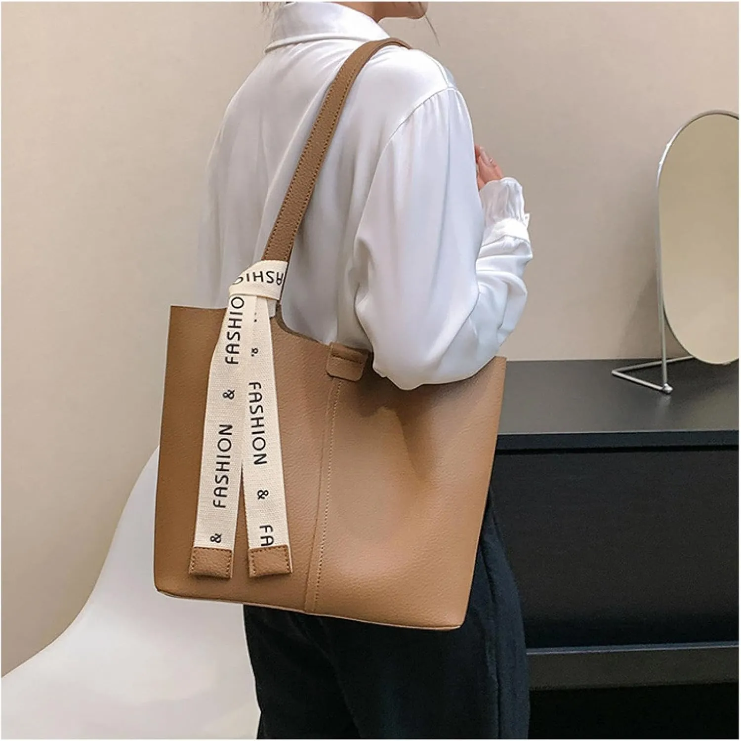Ladies Underarm Bag, Fashion Shoulder Bag, Large Capacity Net Red Handheld Shoulder Tote Bag. Khakicolor