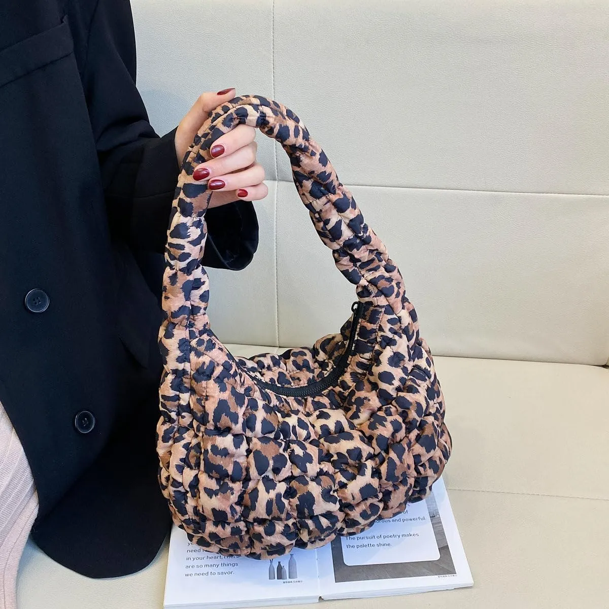 Lmbabter Leopard Tote Bag for Women Stylish Quilted Tote Handbag Lightweight Puffer Hobo Bag Padding Carryall Daypack (Brown)