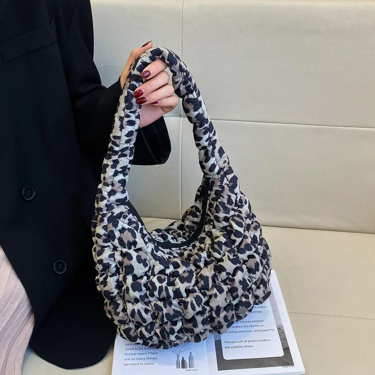 Lmbabter Leopard Tote Bag for Women Stylish Quilted Tote Handbag Lightweight Puffer Hobo Bag Padding Carryall Daypack (Grey&Green)