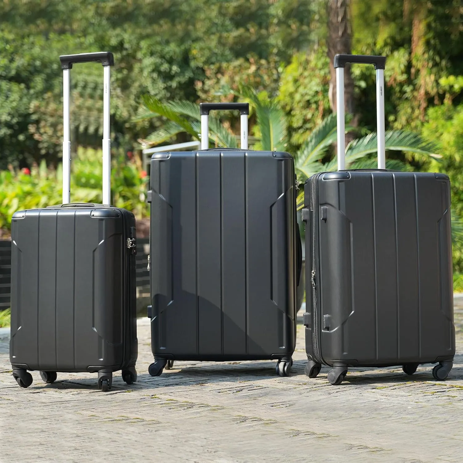 Merax Luggage Set 3 Piece Suitcase Set Expandable Lightweight Spinner Suitcase with Corner Guards(Black)
