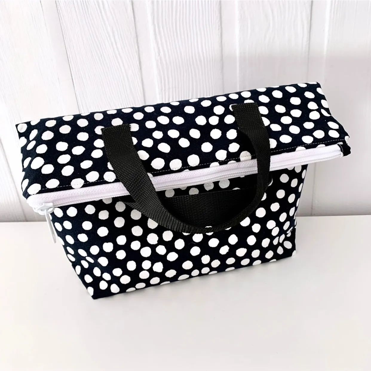 Navy Circle Lunch Tote