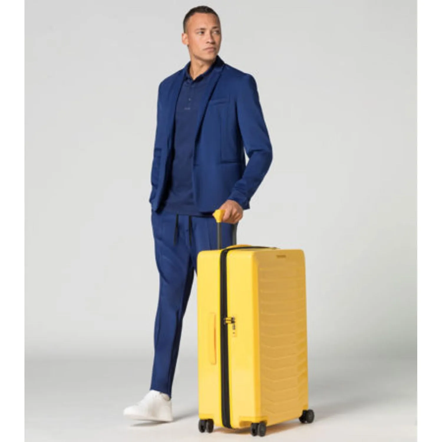 Porsche Design Roadster 30" Expandable Large Luggage Spinner (SA)