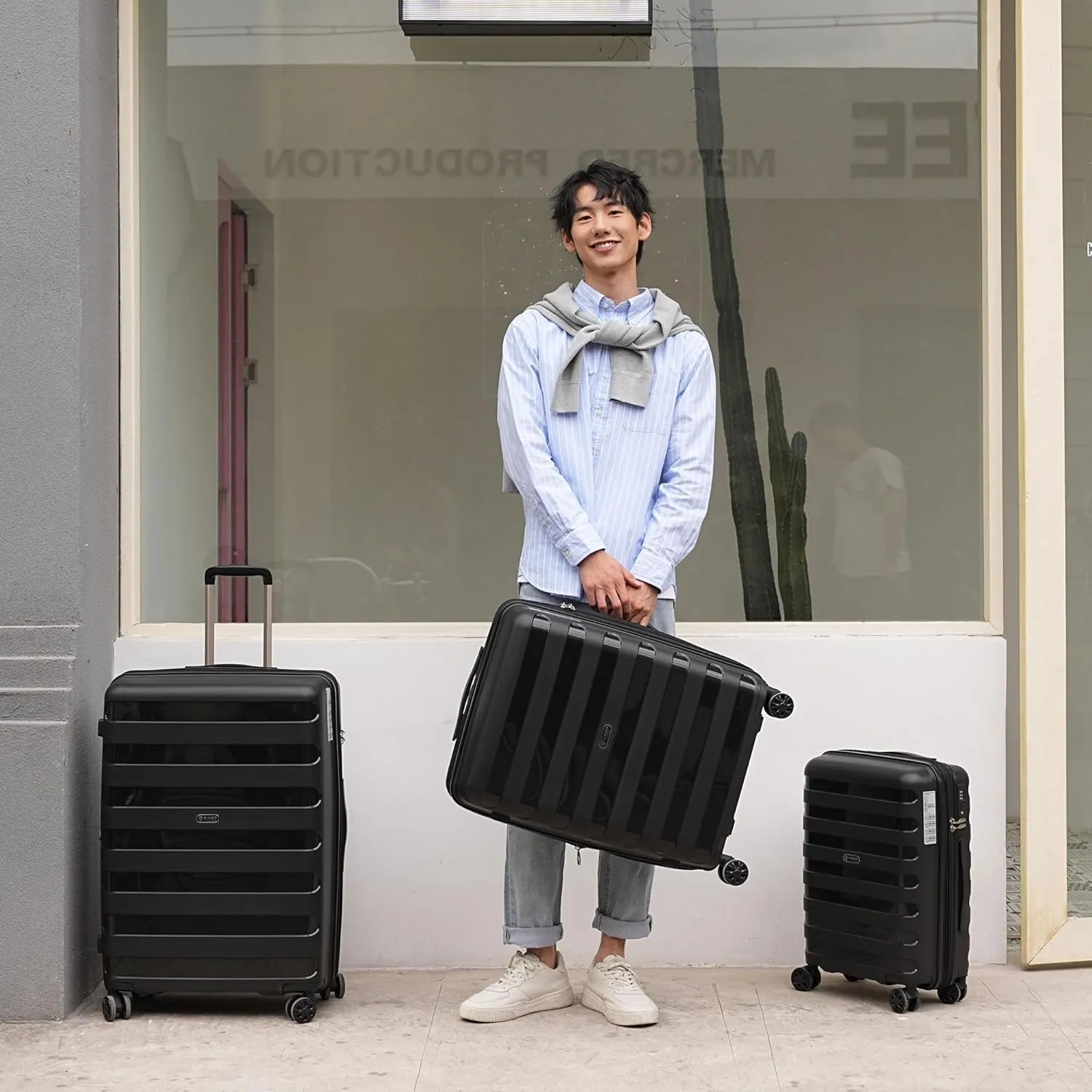 PP material 2-piece expandable luggage sets with Spinner Wheels， Suitcase with TSA Lock，Large Luggage for Family Travel carry on 20 28，Black color