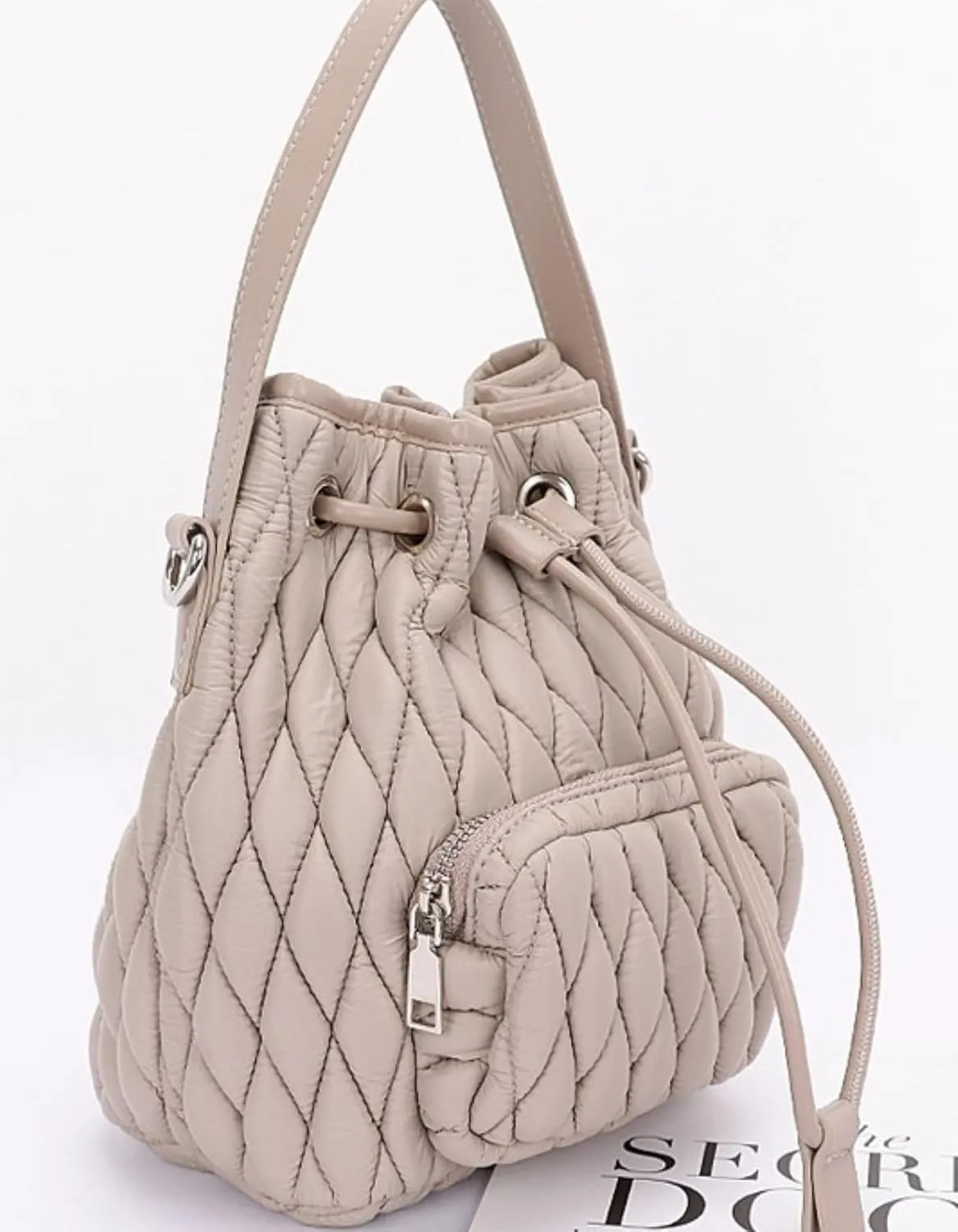 Puffy Padded Bucket Bag for Women Quilted Nylon Drawstring Handbag Lightweight Casual Purse Tote Bags (Khaki, Small)