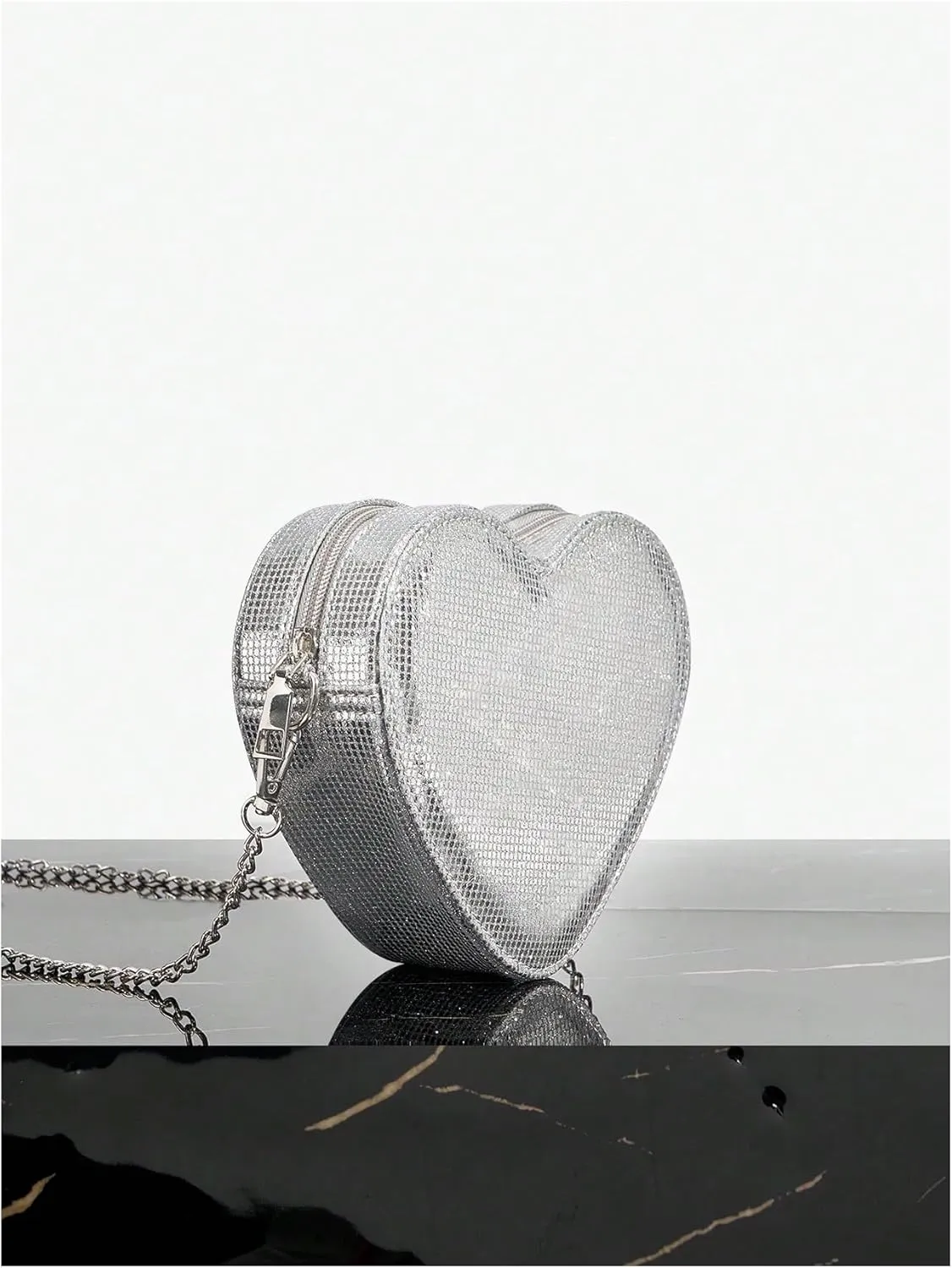 QWINEE Women's Sparkling Heart Shape Purse Novelty Mini Bag Chain Single Strap Evening Crossbody Handbags