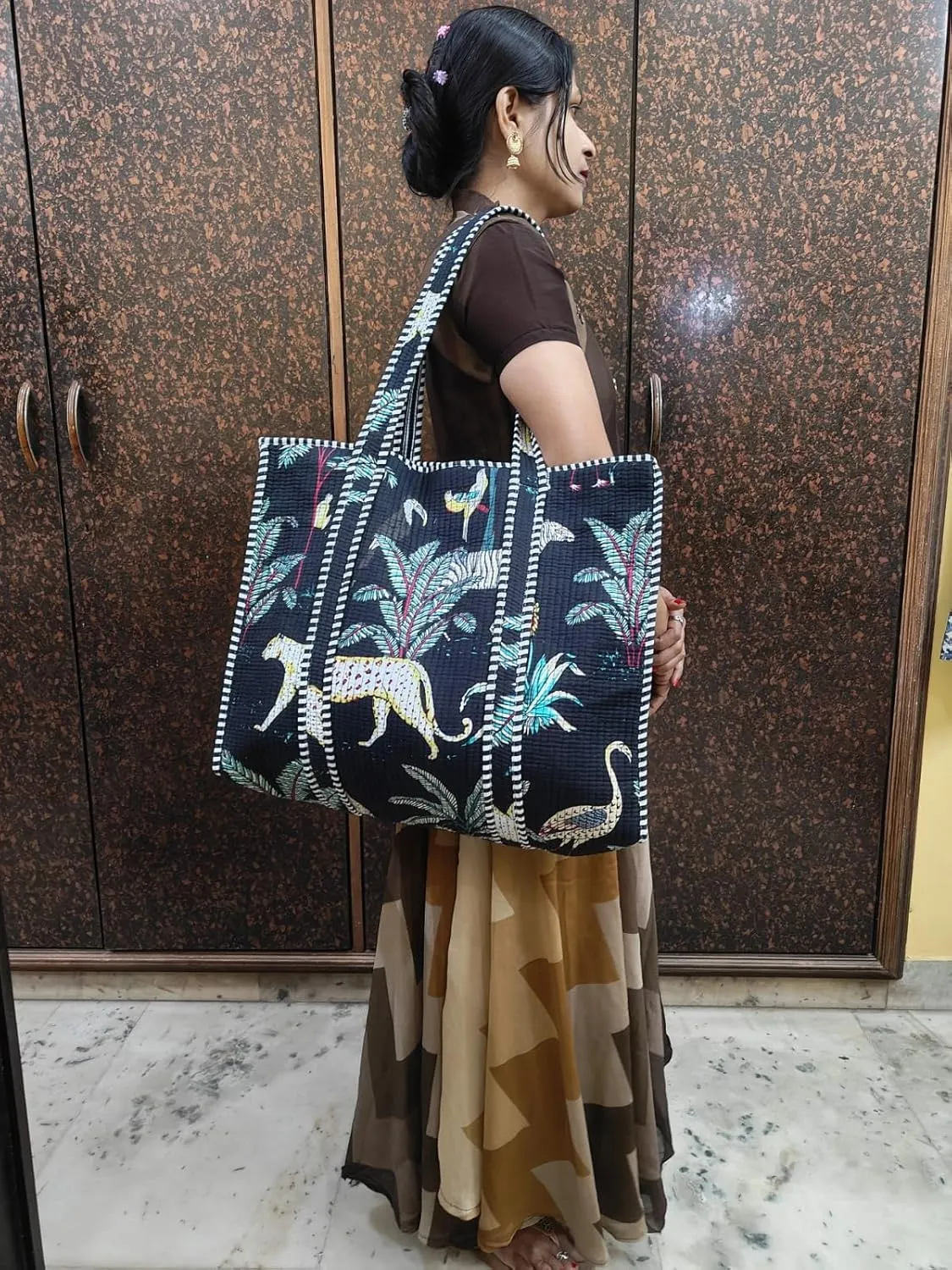 Rastogi Handicrafts Quilted Cotton Women Beautiful Printed Grocery Shopping Bag, Shoulder Bag, Tote Bag, Travel Bags