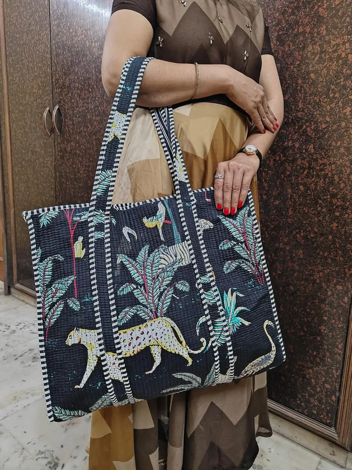 Rastogi Handicrafts Quilted Cotton Women Beautiful Printed Grocery Shopping Bag, Shoulder Bag, Tote Bag, Travel Bags