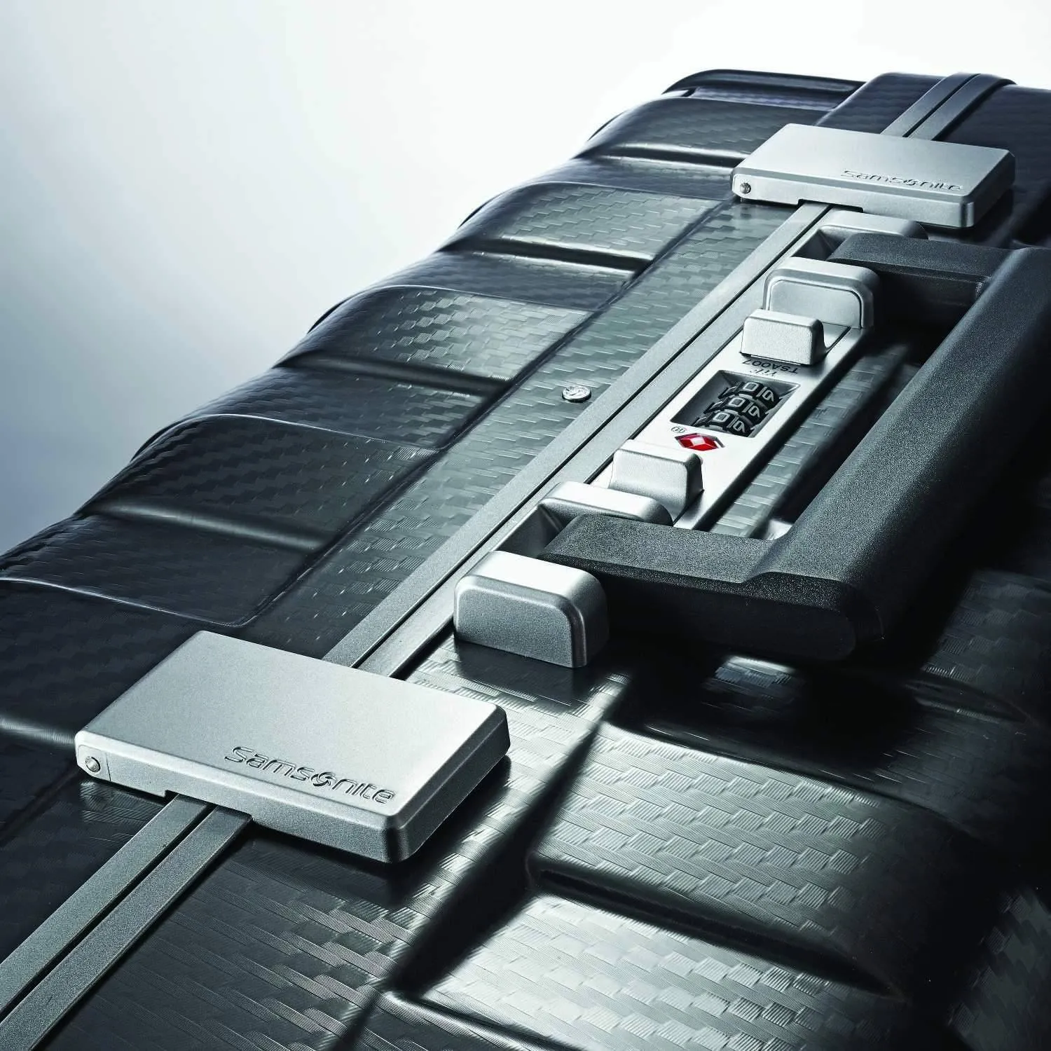 Samsonite Framelock 25" 4-Wheel Medium Luggage