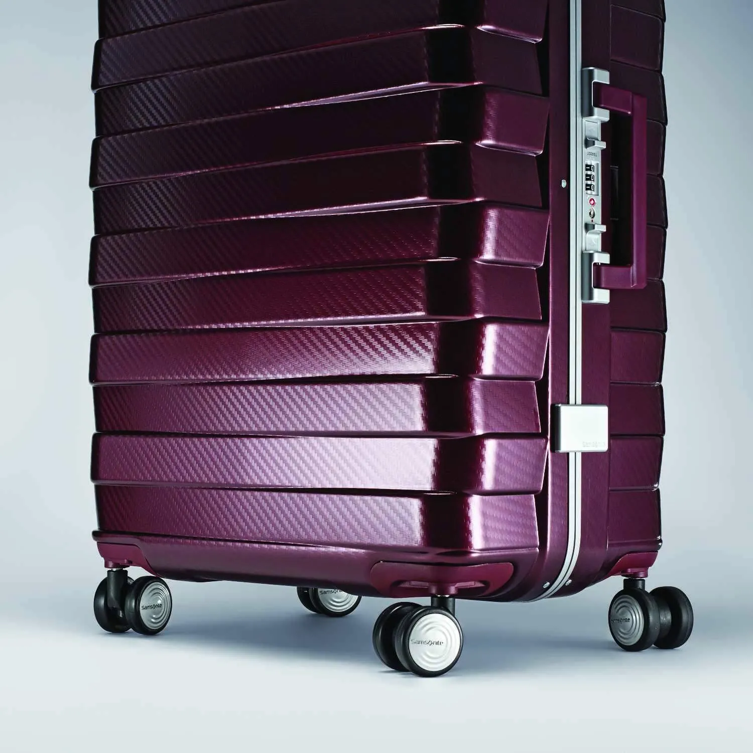 Samsonite Framelock 25" 4-Wheel Medium Luggage