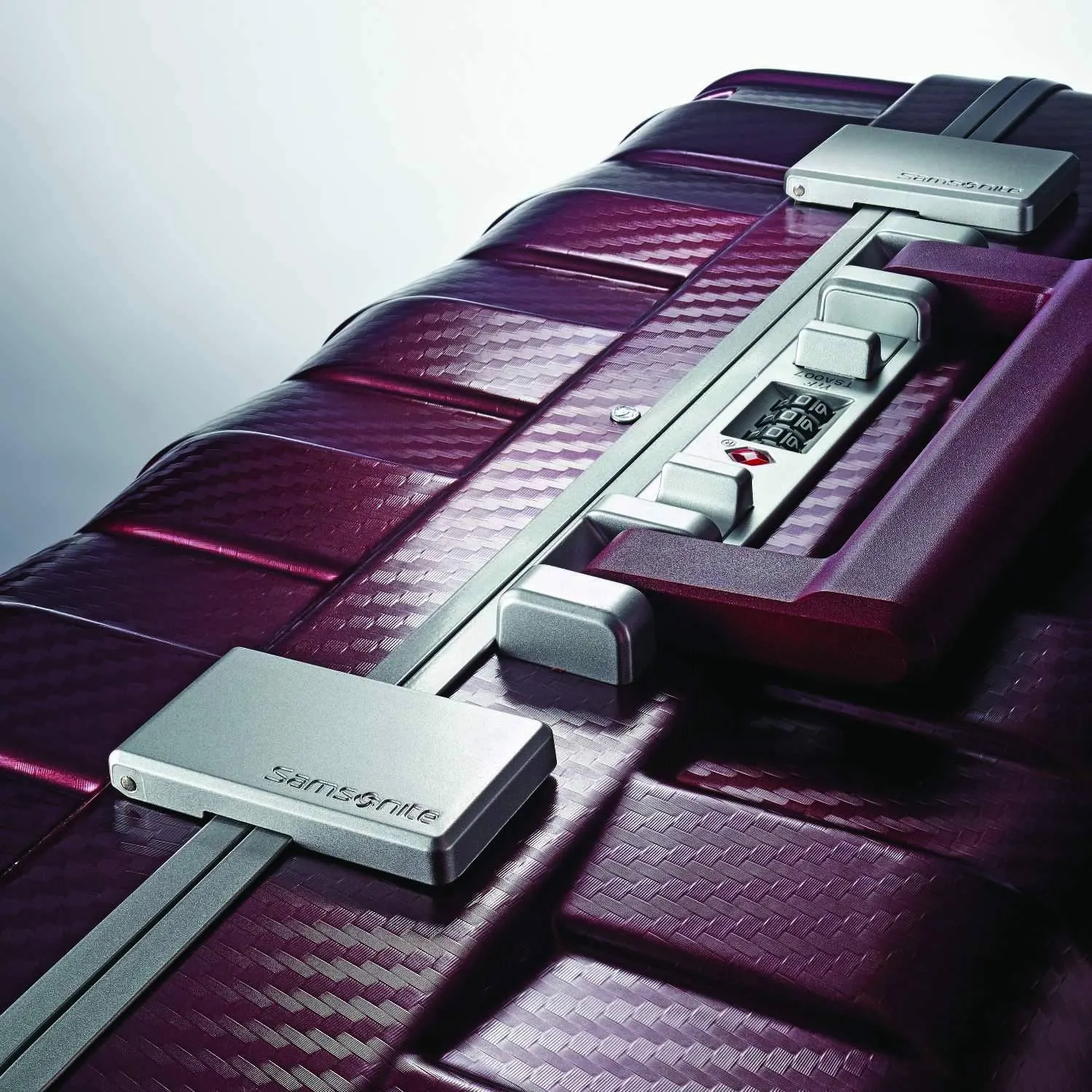 Samsonite Framelock 25" 4-Wheel Medium Luggage