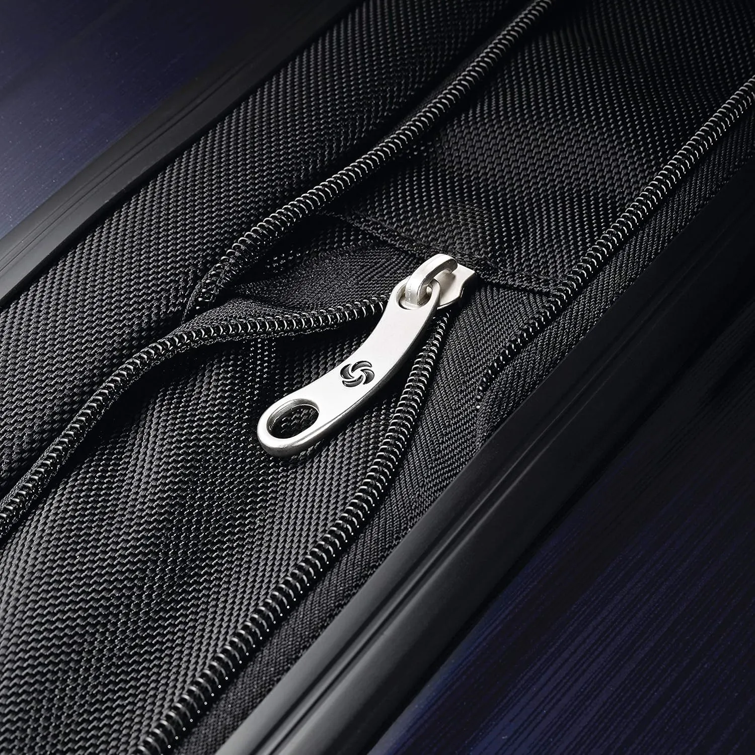 Samsonite Winfield 2 Hardside Expandable Luggage with Spinner Wheels, Navy, Checked-Large 28-Inch