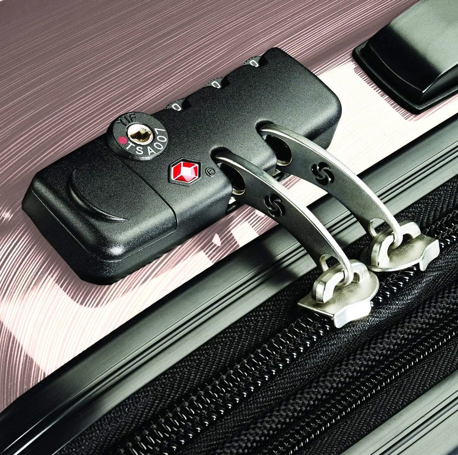 Samsonite Winfield 2 Hardside Expandable Luggage with Spinner Wheels