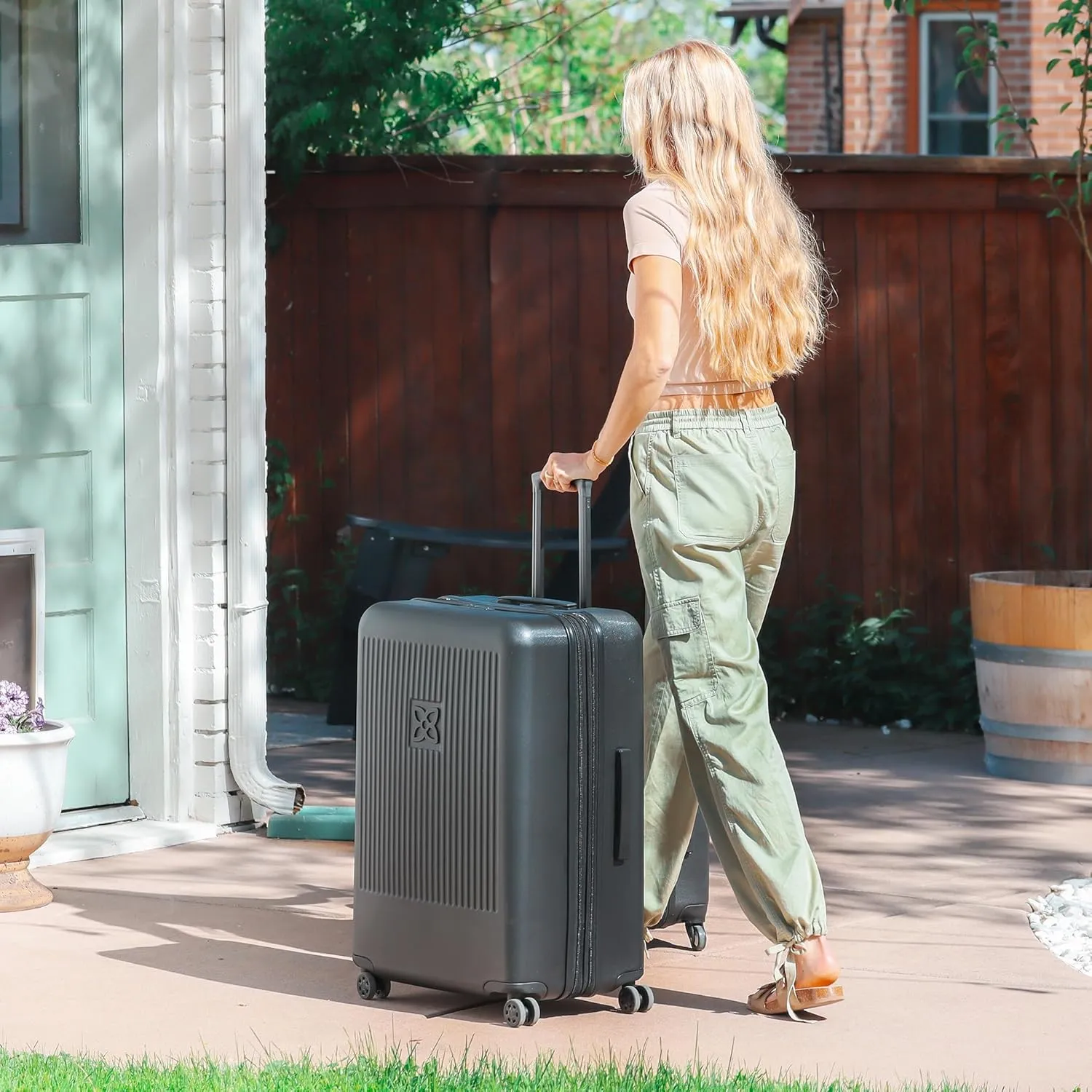 Sherpani Meridian, 29 Inch Travel Hardside Luggage, Durable Hardshell Luggage, Expandable Suitcase with 4 Double Spinner Wheels, Checked Luggage for Women (Black)