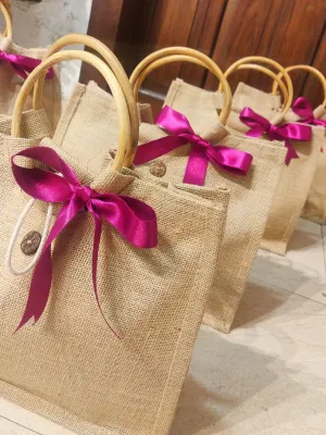 Trendy and stylish jute bag Set of 5