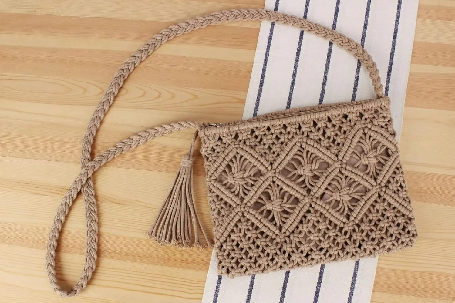 Women Boho Crocheted Purses Summer Beach Crossbody Shoulder Bags Vintage Tote Bag Bohemian Handbags with Tassel