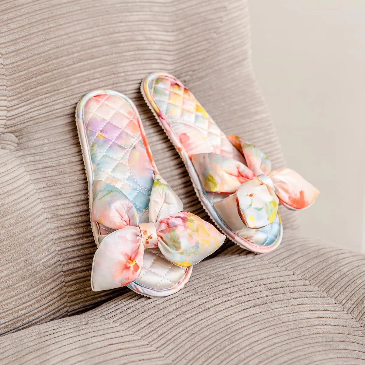Women's Bedroom Slippers WithTie Dye Bow Sandals Sap Slippers Colorful Breathable For Home Party Travel Use Indoor