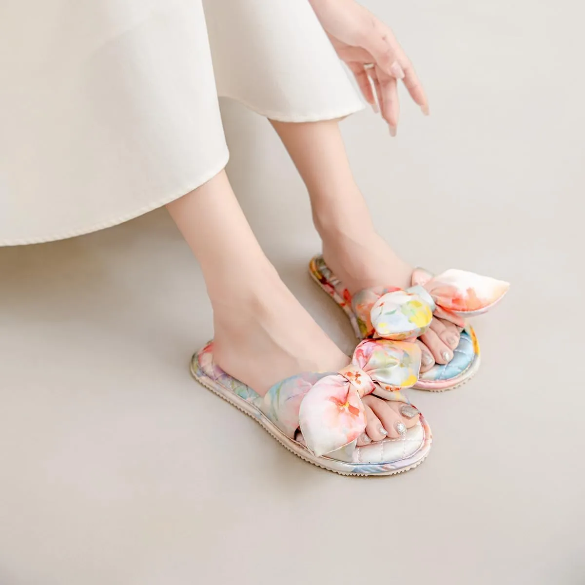 Women's Bedroom Slippers WithTie Dye Bow Sandals Sap Slippers Colorful Breathable For Home Party Travel Use Indoor