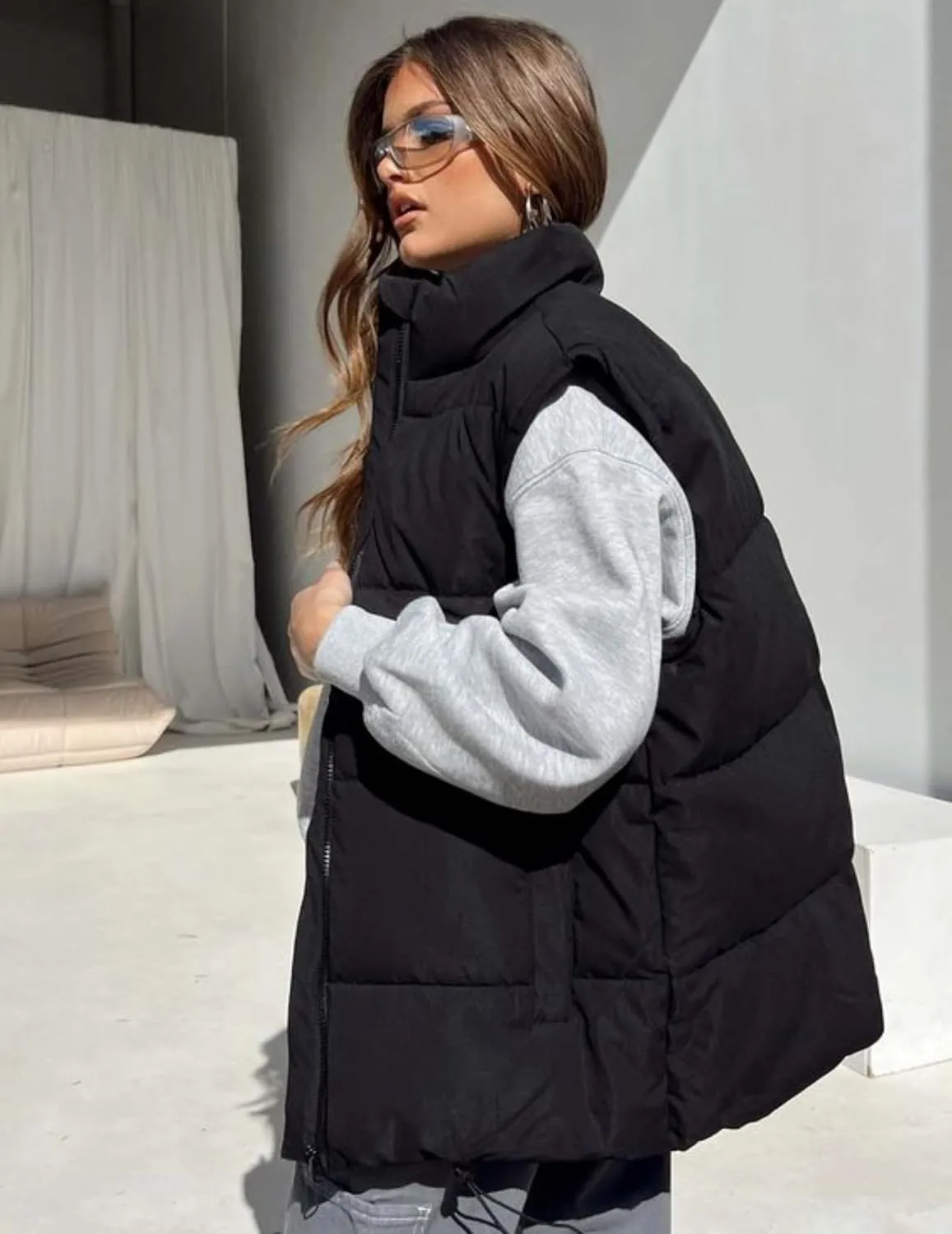 Zeagoo Women Sleeveless Warm Jackets Casual Stand Collar Puffer Vest Zip Up Quilted Jacket Winter Outerwear Coat
